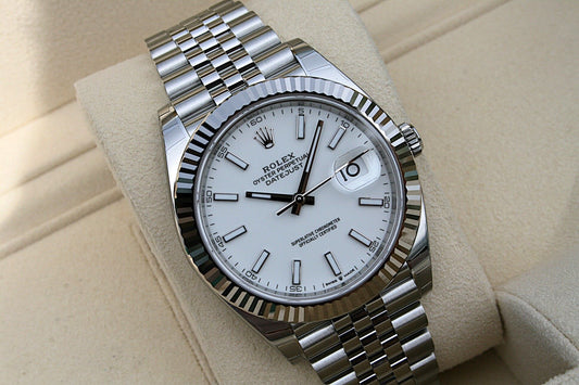 Rolex Datejust Men's Automatic Stainless Steel Watch with Silver Dial & Fluted Bezel (Jubilee Bracelet)