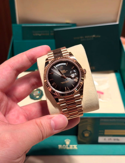 LUXER ROLEX DAY DATE ROSE GOLD BLCK DIMOND EDITION